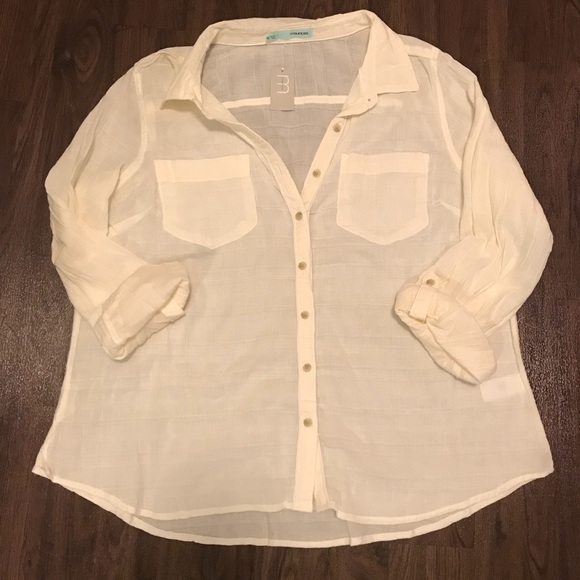 NWT Cream Summer Button-down - Picture 5 of 5